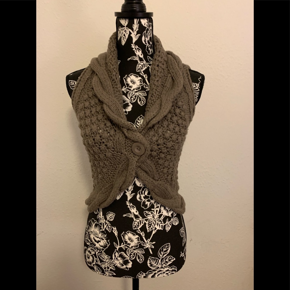 Sweater Vest